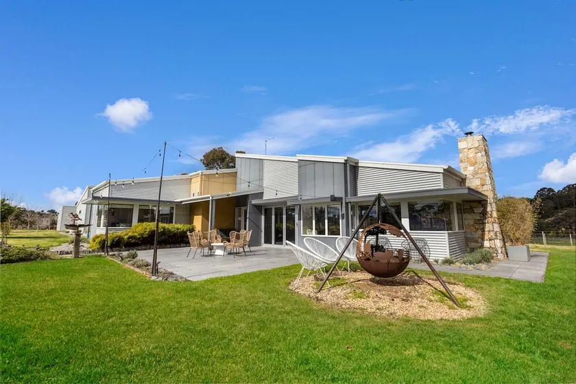 Limestone Views - 3BR Rural Farmhouse near River - Image 1
