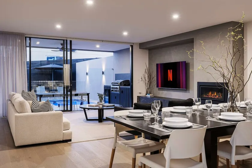 The Grey House - Luxe Entertainer with Heated Pool - Image 1
