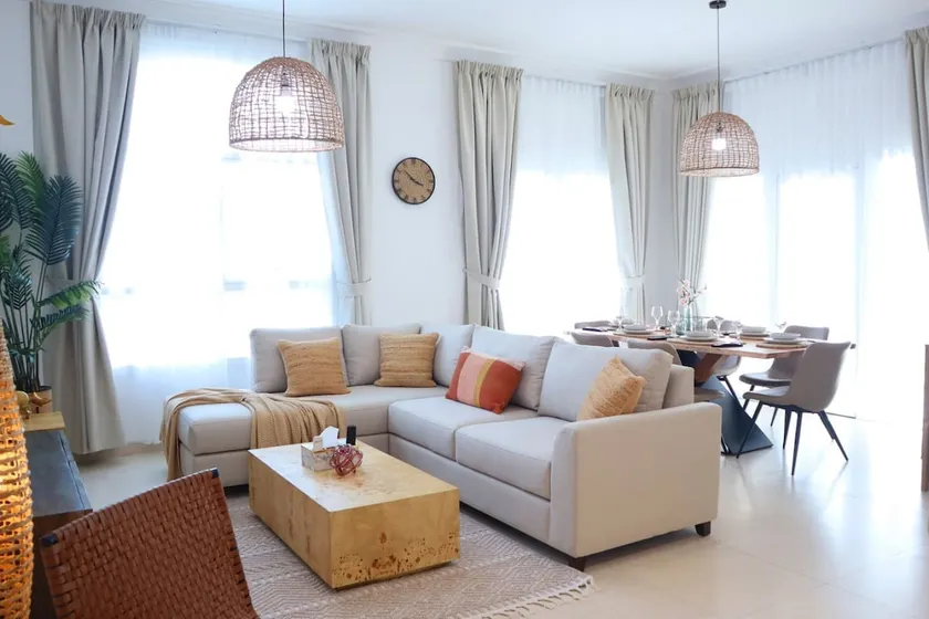 Stylish 3BR Haven - Golfside Elegant Luxe Escape - Image 1