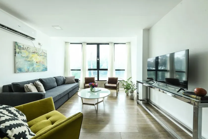 Spacious 3BR near Hilton Beach by SeaNRent - Image 1