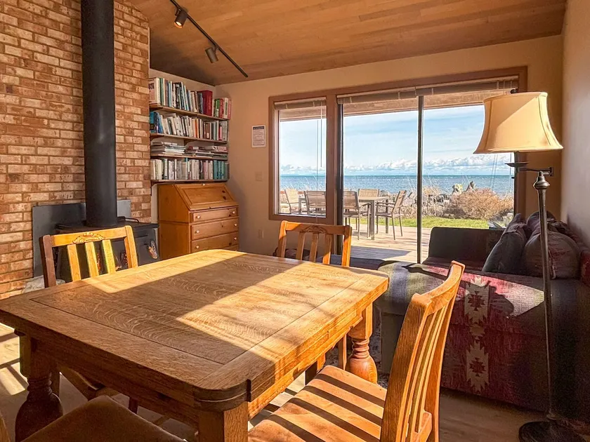 Secret Garden:Beachfront 3BR with Hot Tub - Image 1