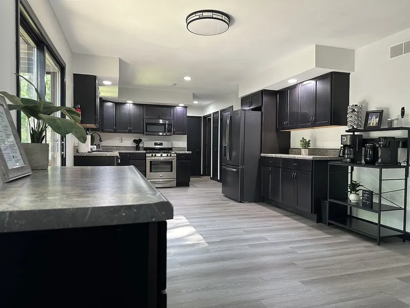 King|4Beds|Games|Deck|1.5 baths|Sleeps 6|12MinToND - Image 1