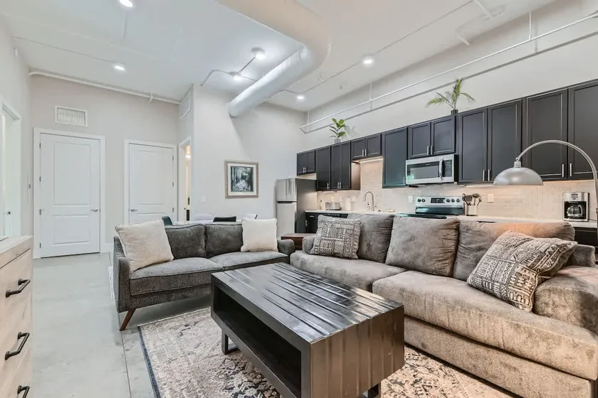 Golden Getaway | Spacious 2BR | Walk to Trails - Image 1