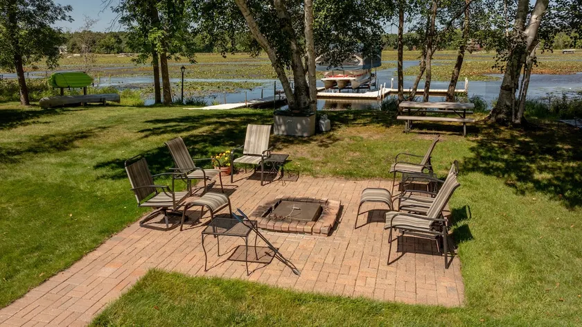 Beautiful Home, Yard, Game Room, & Amenities! - Image 1
