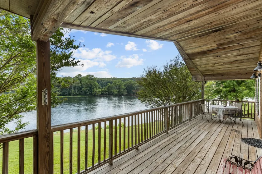 Whitlock Cabin at Rim Shoals - Image 1