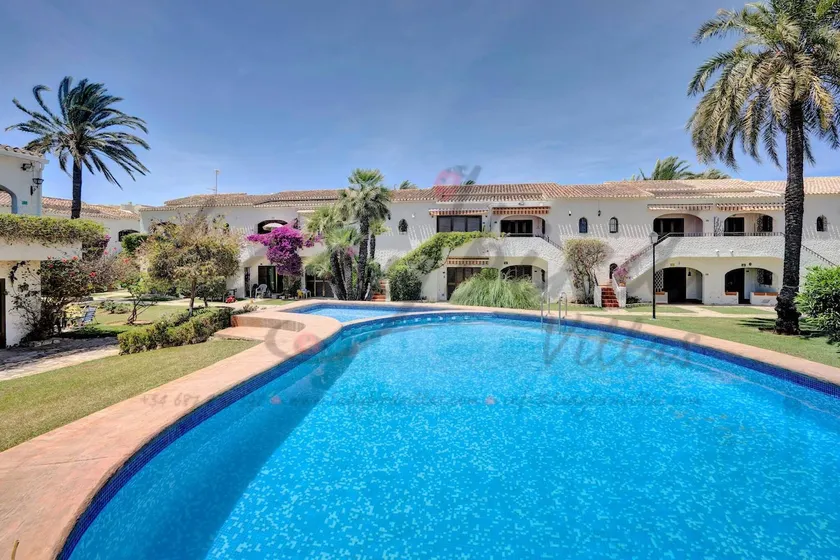 2 bedroom apartment in Las Marinas - Image 1