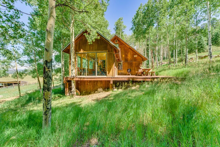 Mountain-view Ranch w/ 200 Acres in Angel Fire - Image 1