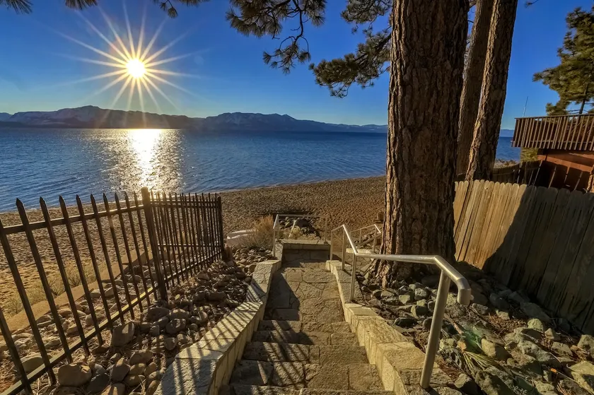 Singing Pines in Marla Bay - Walk to Lake! - Image 1