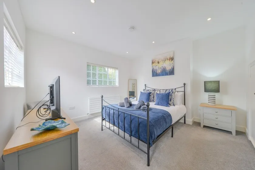 Last Minute Booking! 10% OFF! Character 1 Bed - Image 1