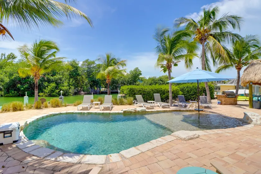 Walk to Beach: Waterfront Home in Marathon! - Image 1