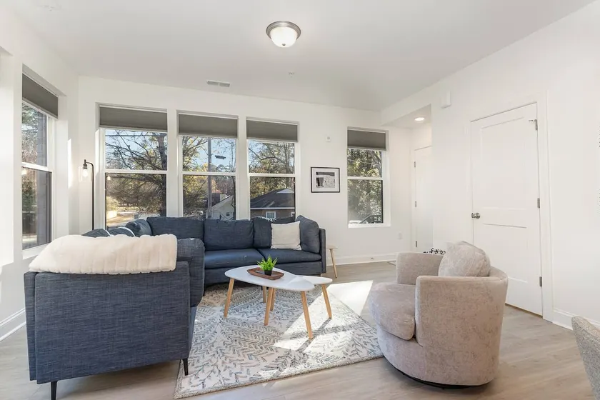 WaFo | Downtown | Walkable | Townhome - Image 1