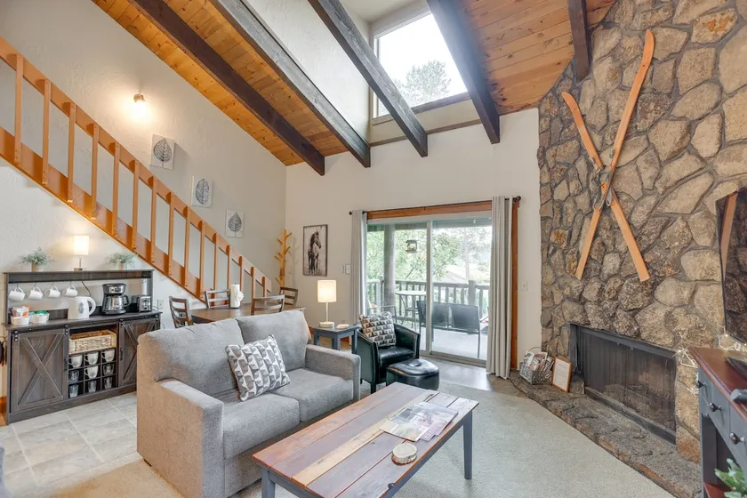 Mountain-View Condo: Walk to Sunriver Resort - Image 1