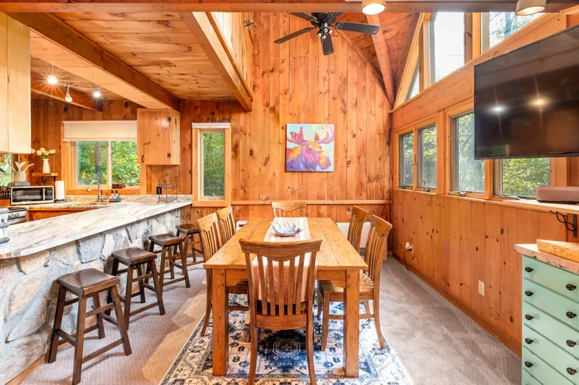 Maple Moose Lodge: Family Fun for All Ages! - Image 1