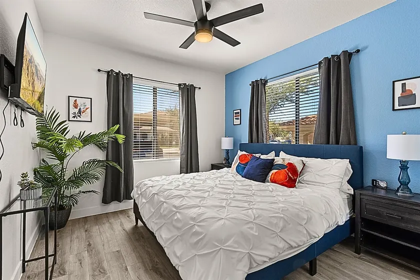 Pool, Gym & King Beds | Relaxing ASU Stay - Image 1
