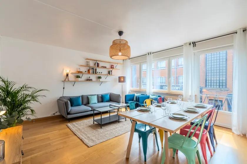 1 bedroom apartment in city center with parking - Image 1