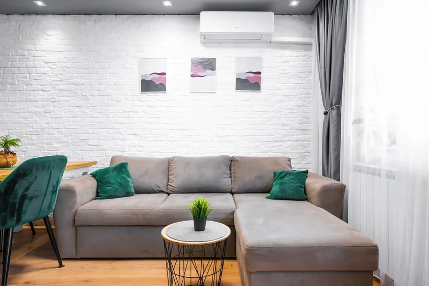 Feel Right at Home - Bright and Modern Apartment by Flat Mаnager - Image 1