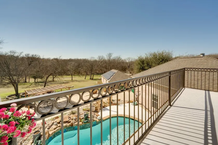 Explore Cedar Hill State Park! Apt w/ Pool Access - Image 1