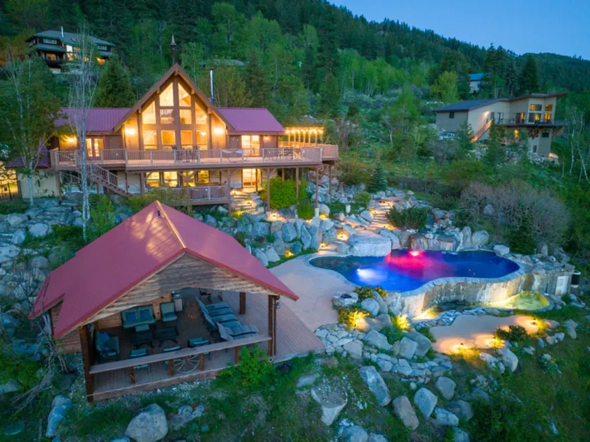 Mountain Resort Home med luksuriøst poolkompleks - Image 1