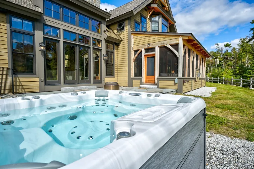 LUX Home with Breathtaking Views - Image 1
