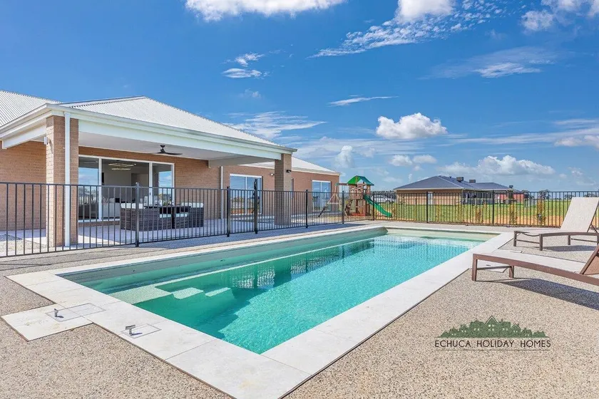 Luxury Country Estate | Heated Pool - Image 1