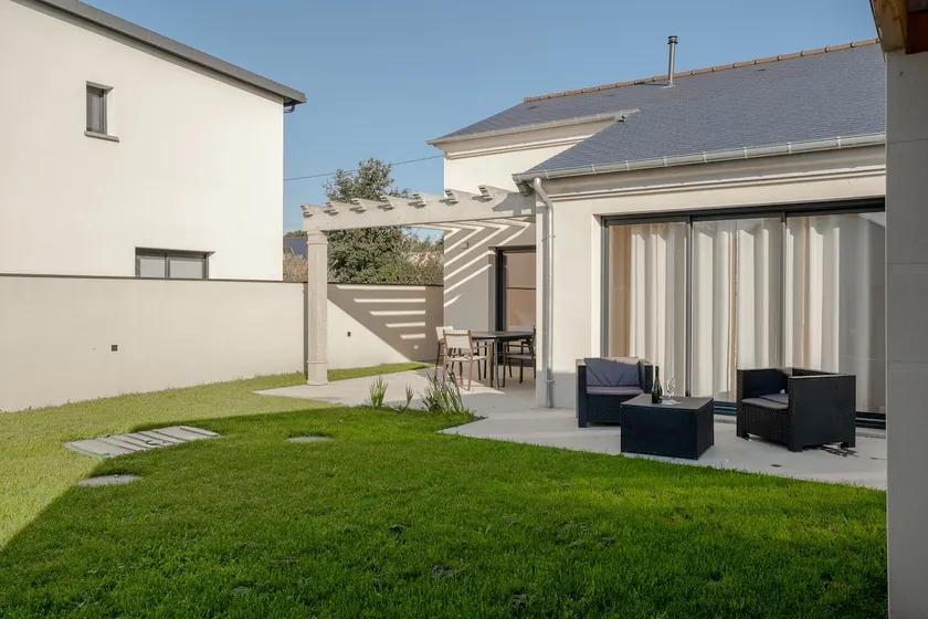 House with garden near Dinan - Image 1