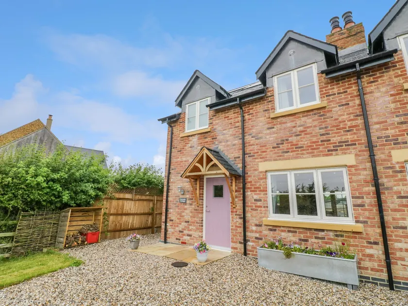 Lavender Cottage - Image 1