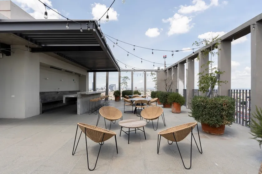 Prime spot, American style - Image 1