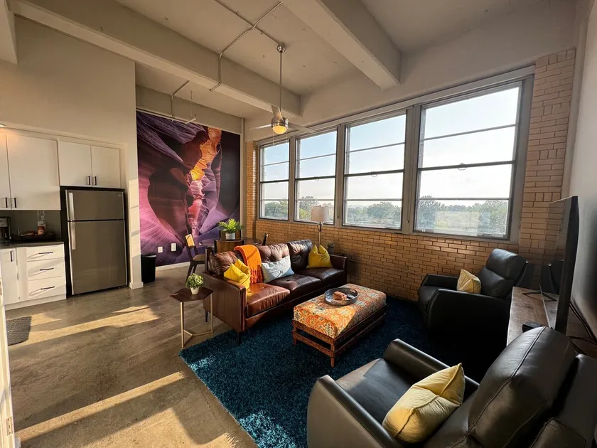 Nature’s Passage - 2bd/2ba - Image 1