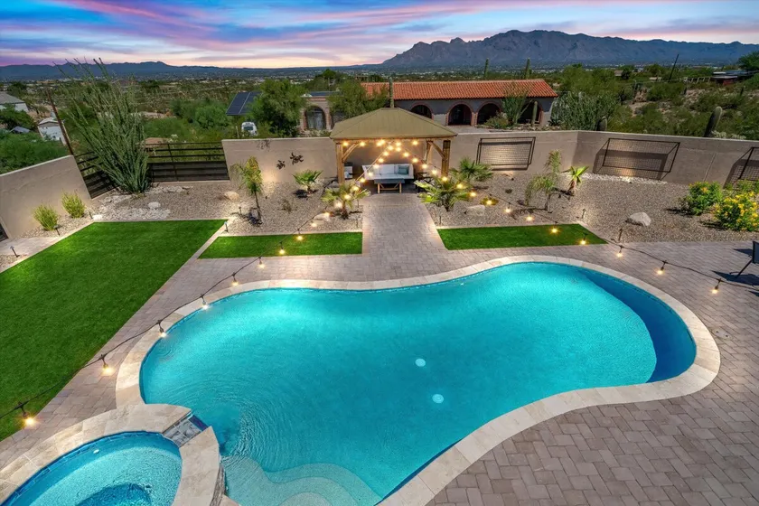 DiscoverTucson-DesertOasis: 4BR Mtn Views Pool+Spa - Image 1