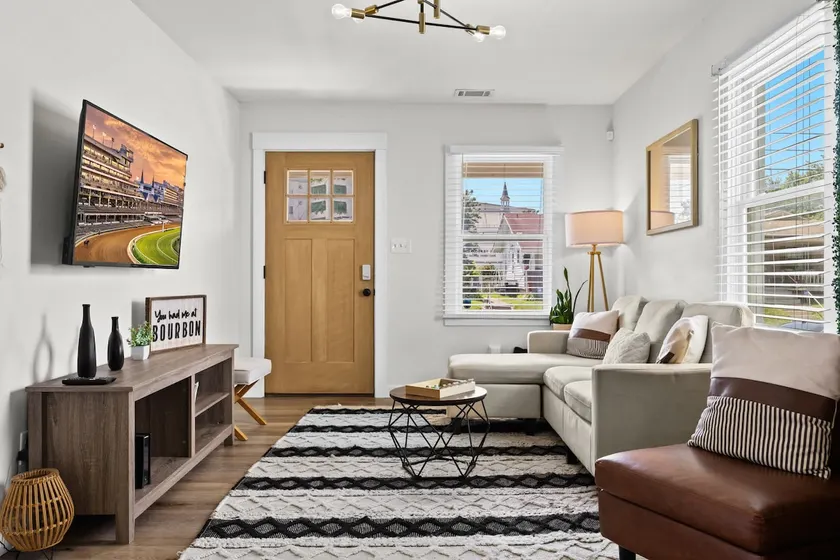 3BR Derby Home | Minutes Walk to Churchill Downs! - Image 1