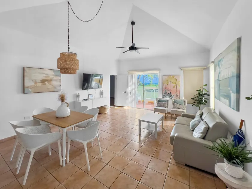 Palmas Doradas 505 | Boho Apt Walking to Beach - Image 1