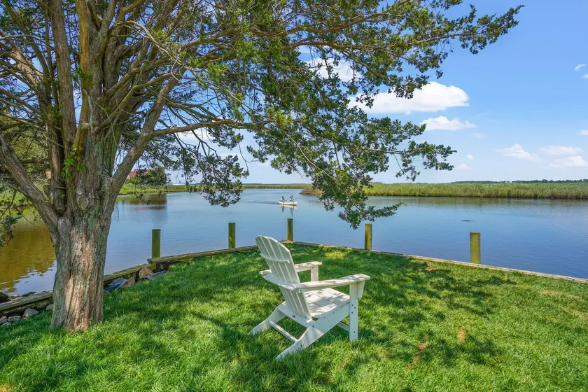 The Porter's Barn - fancy little waterfront home with deep-water boat dock and firepit - Image 1