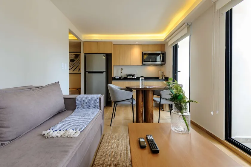 w* | Welcoming Loft w/ Modish Balcony in Colima - Image 1