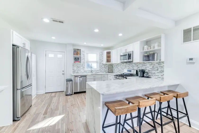 Group-Friendly DC Stay | 3BR + Free Parking - Image 1