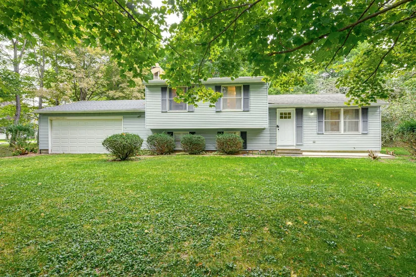 Peaceful Allegany Home, Walk to Sbu! - Image 1