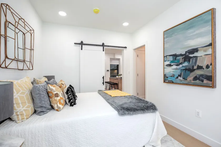 1 BR Luxury Terrace Condo - Image 1