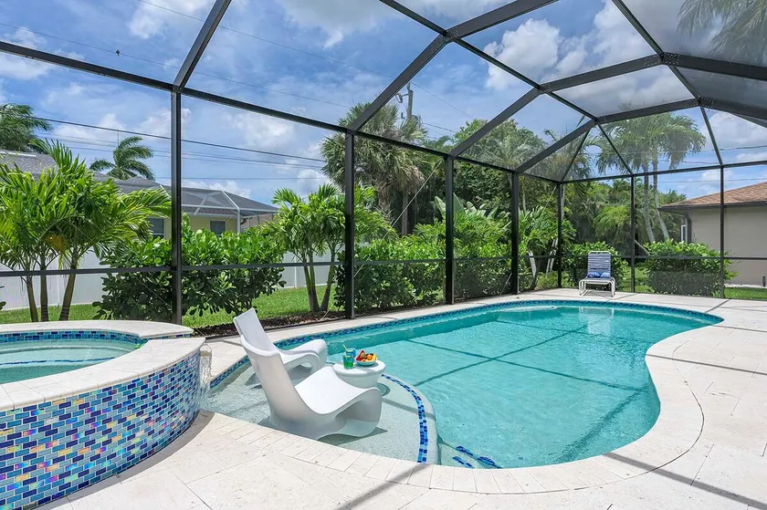Margarita Ville - with Pool, Jacuzzi & Salt Water - Image 1
