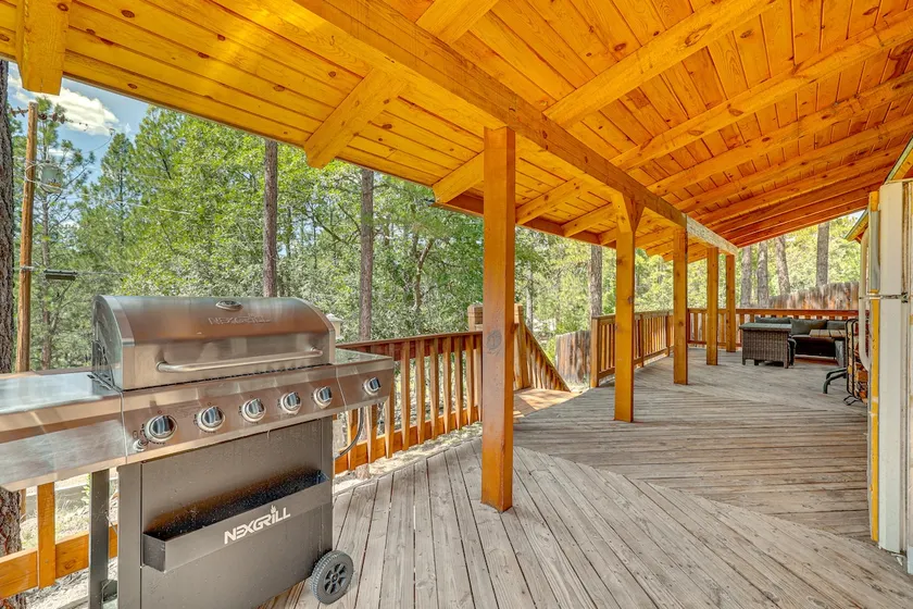 Alpine Cabin w/ Deck: 3 Mi to Luna Lake! - Image 1