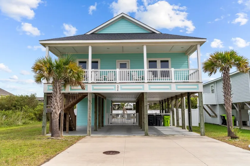 Beachside Charm Pool Spa & 3-Min Walk to Shore - Image 1