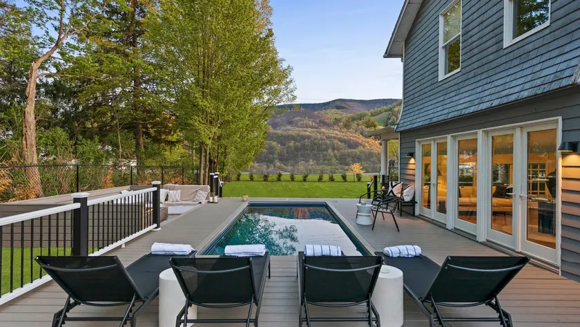 8BR/6.5BA: Hunter, Hot Tub, Fire Pit - Image 1