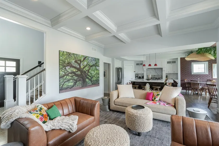 Luxury Stay/ Theater / No step entry/ Dogs Welcome - Image 1