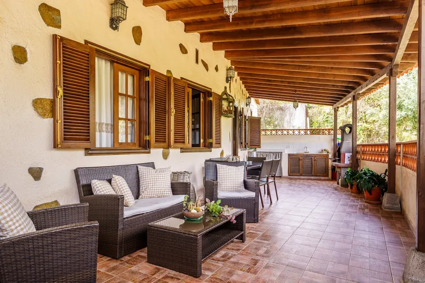Rural House Mercedes-Solarium & Nature Views - Image 1