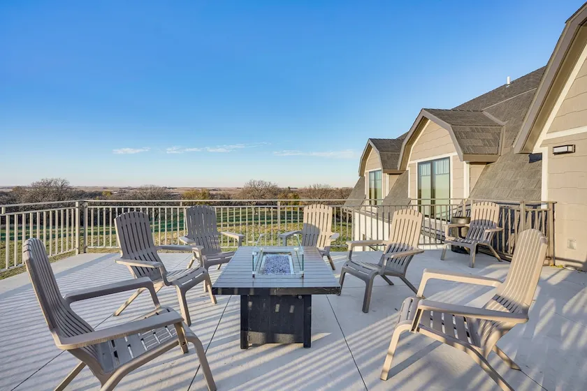 Views, Hot Tub & Rooftop Deck! Iowa Family Home - Image 1