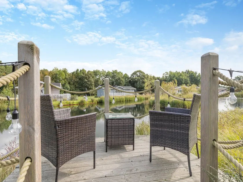 Lilac Tree Lodge - Image 1