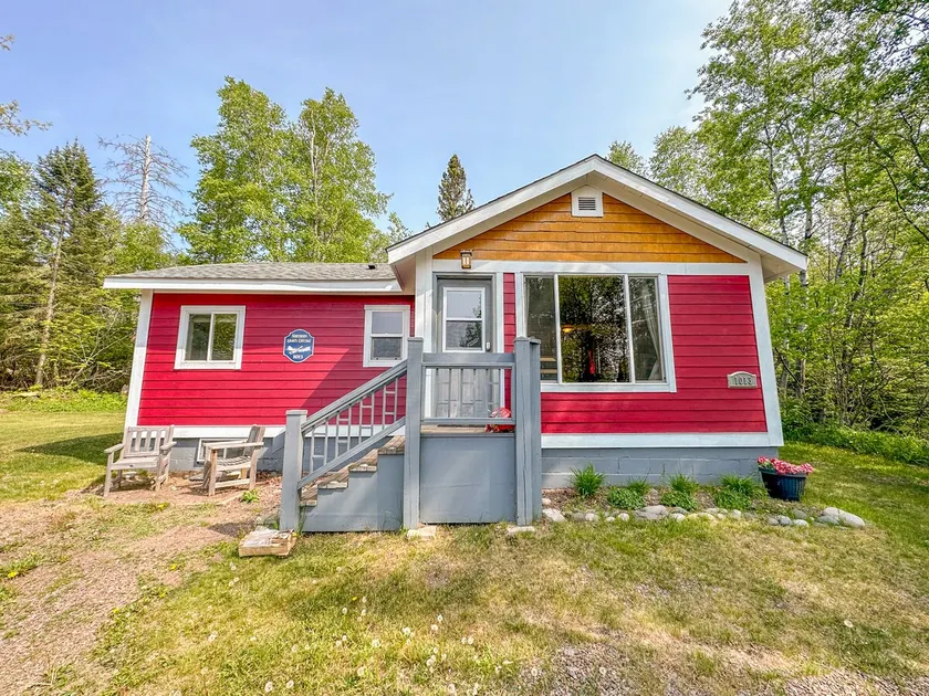 Northern Lights Cottage in Grand Marais, Minnesota - Image 1