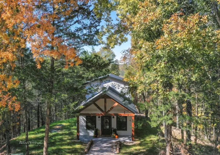 Cottage at Inspiration Ridge Farm near Branson MO - Image 1