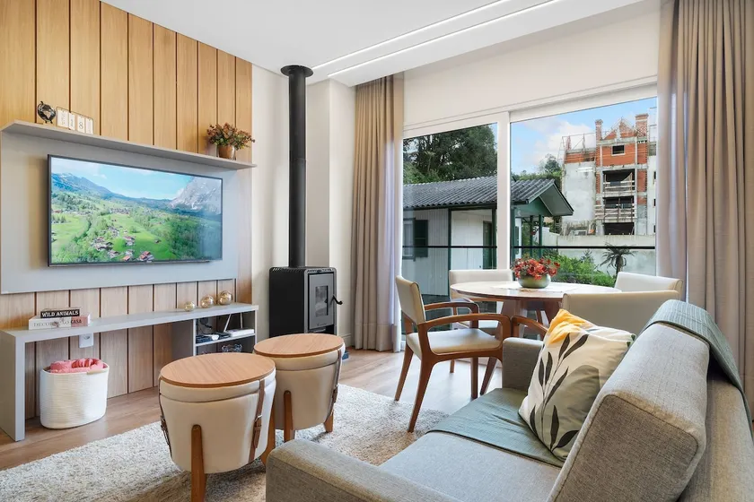 Comfort 950 meters from Rua Coberta by Achei Gramado - Image 1