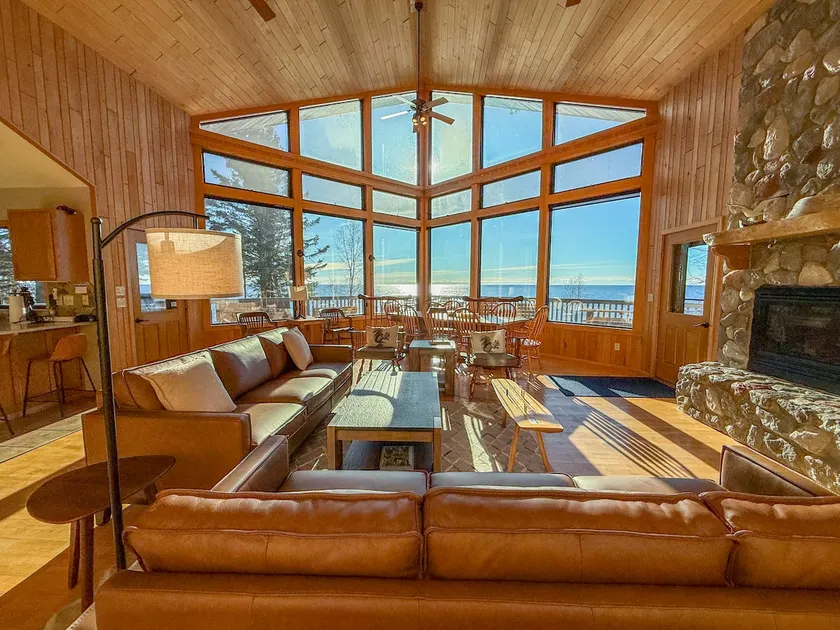 Pointavu on Lake Superior in Tofte, MN - Image 1