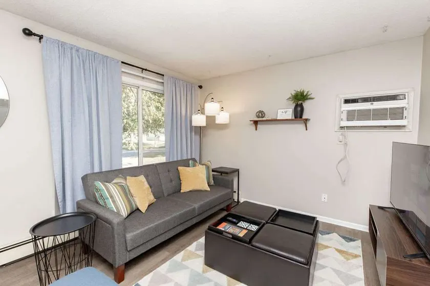 NEW Cozy 2-bedroom, sleeps 6! - Image 1