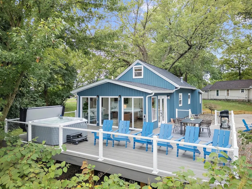Lakefront Portage Lakes Home w/ hot tub - Image 1